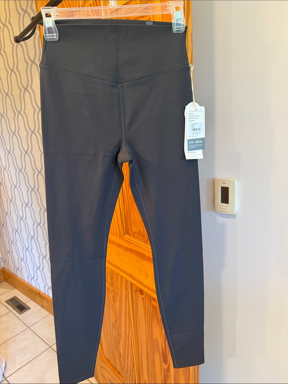 NWT Vuori Chilled Out Leggings